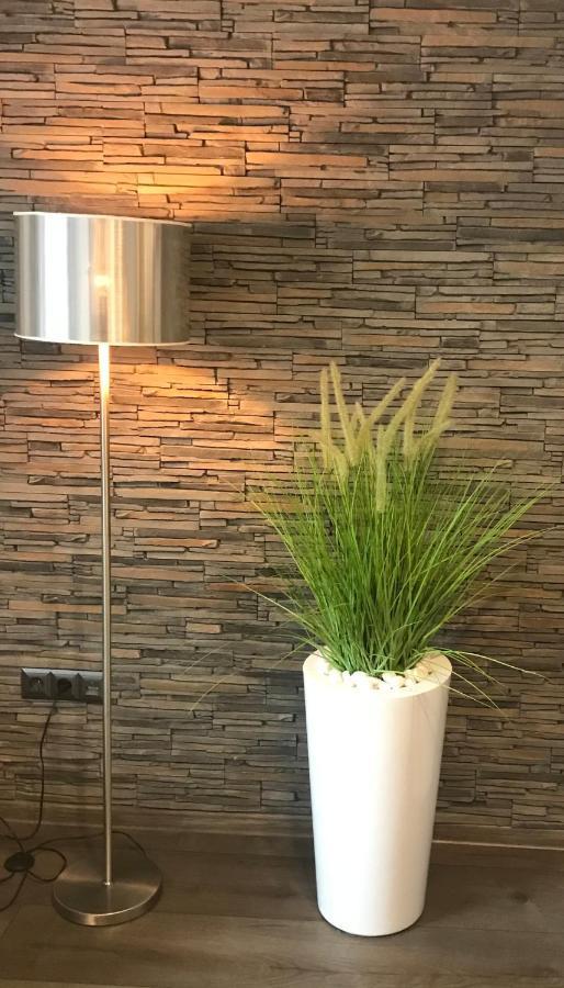 Livi Apartment 1 Сату-Маре Экстерьер фото