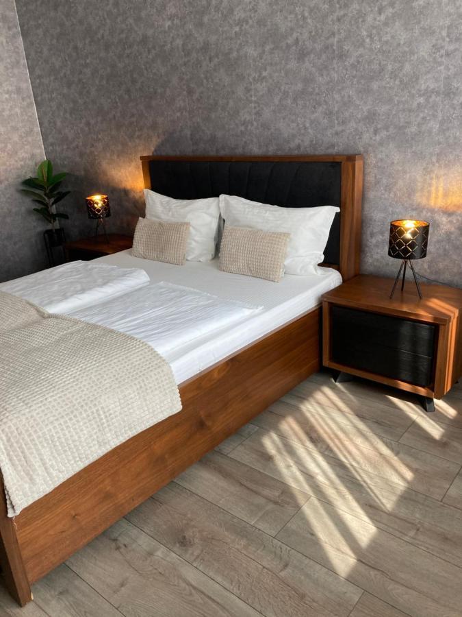Livi Apartment 1 Сату-Маре Экстерьер фото